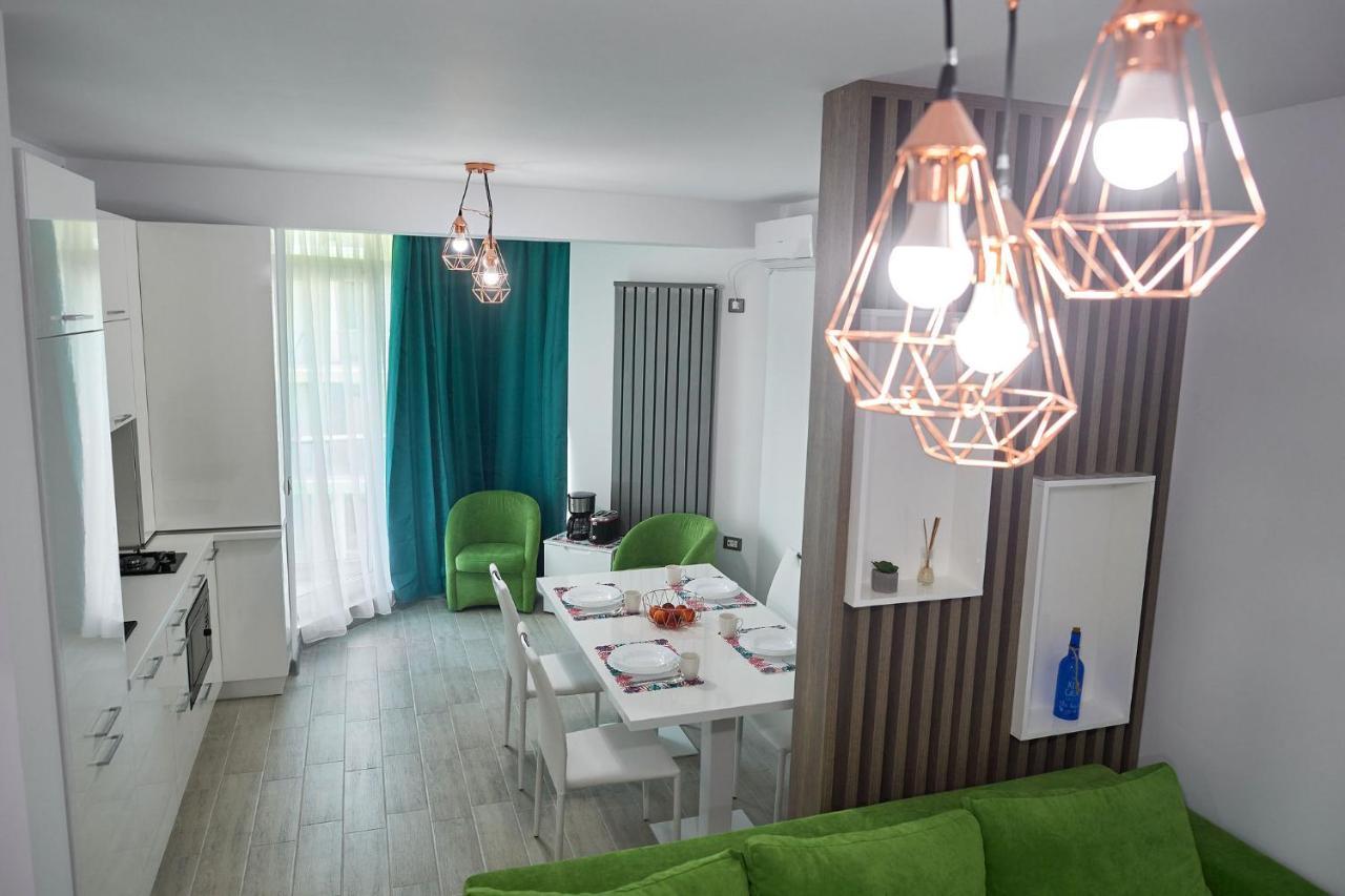 Vibe Apartment- Spa N Pools Beach Resort Năvodari Exteriér fotografie