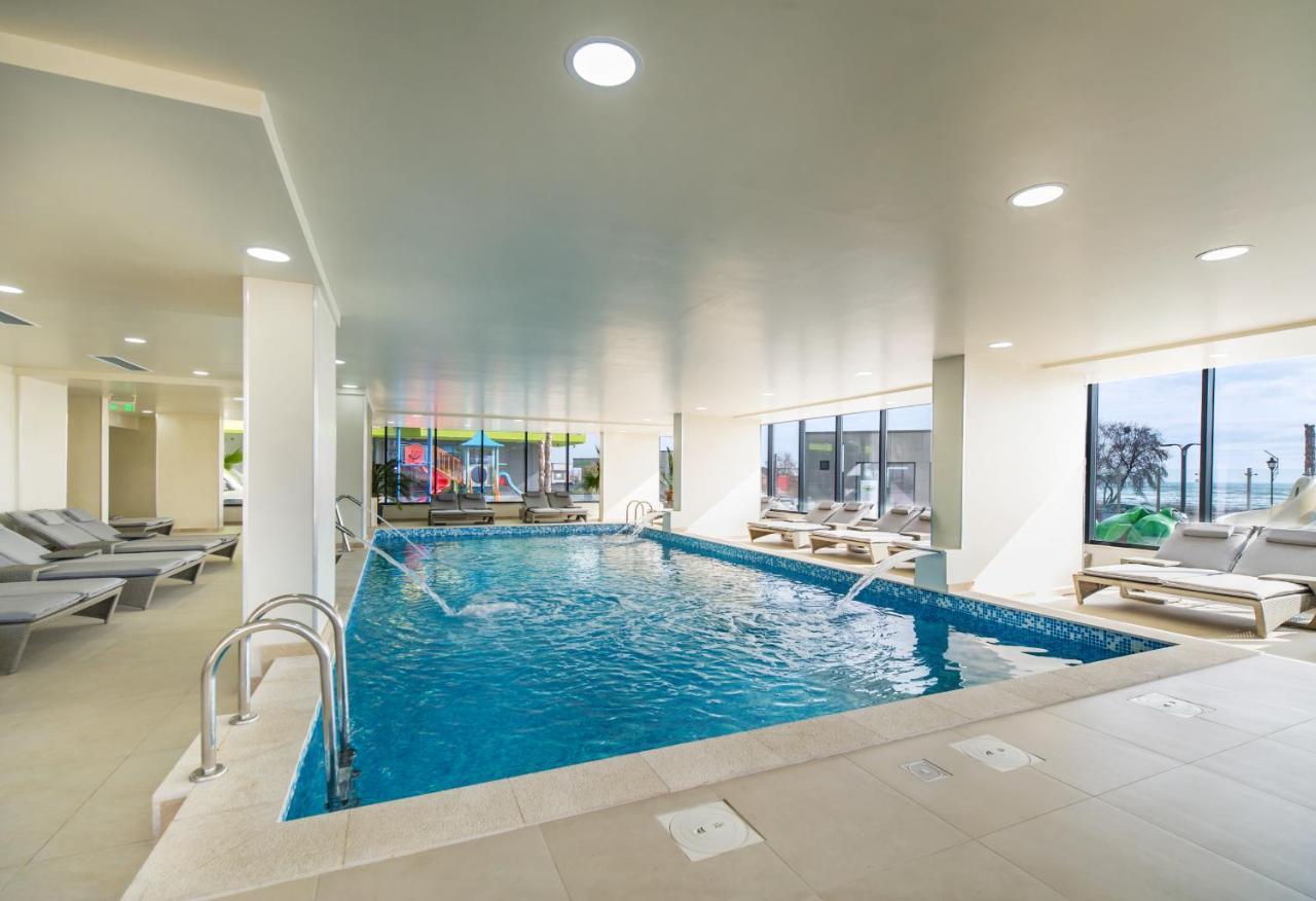 Vibe Apartment- Spa N Pools Beach Resort Năvodari Exteriér fotografie